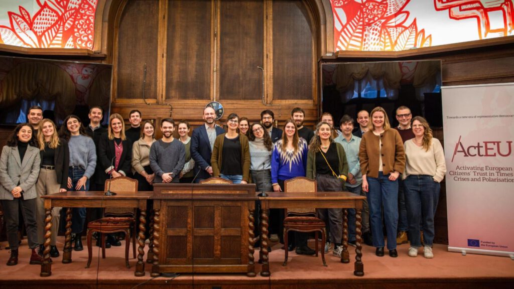 Gruppenbild des Konsortiums von der Abschlusskonferenz in Brüssel (06.02.2026).